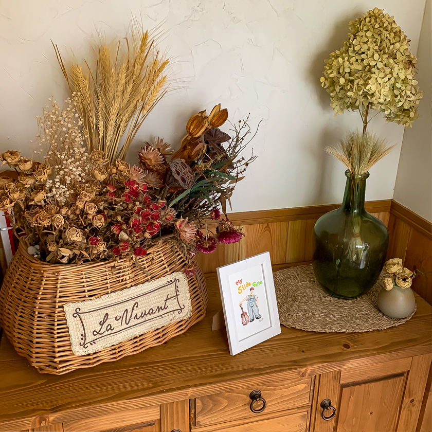 moguの色鉛筆画　ほのぼの可愛い癒し　僕とギター