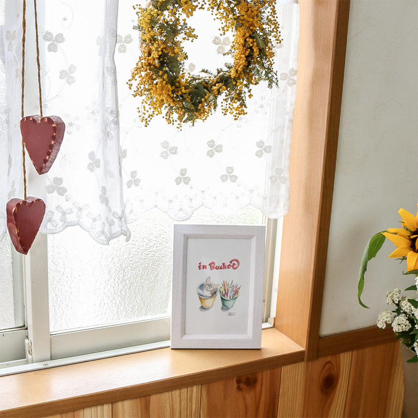 moguの色鉛筆画　ほのぼの可愛い癒し　バケツの中の子猫