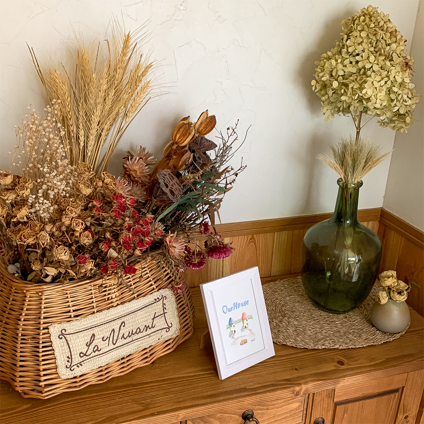 moguの色鉛筆画　ほのぼの可愛い癒し　僕たちの家